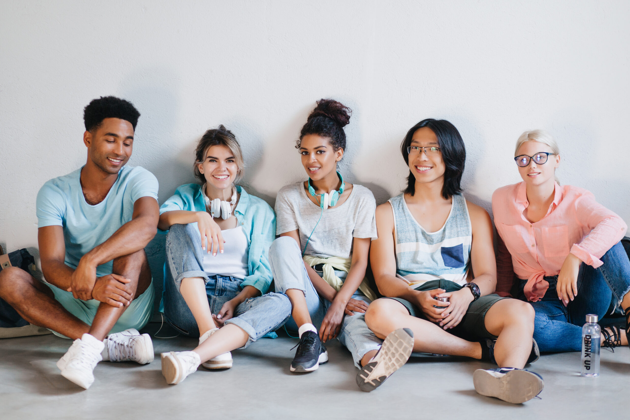 Le Canada Recrute 90 000 Jeunes Étrangers Pour Travailler Au Canada